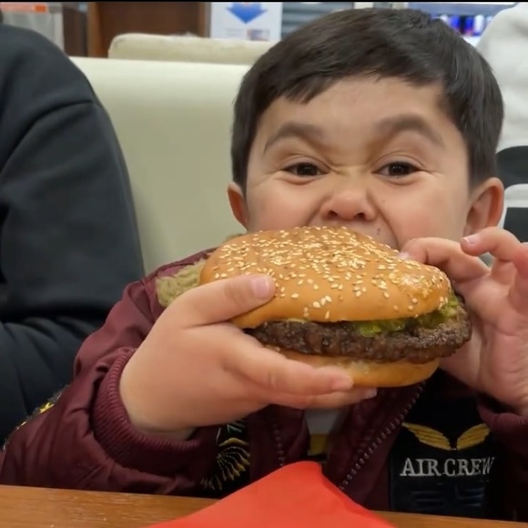 Meet your Posher, Nick - Picture 1 of 1